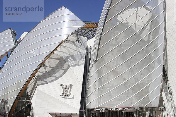 Frankreich  Paris 16e  im Bois de Boulogne der Haupteingang der Fondation Louis Vuitton; obligatorischer Kredit: Architekt Frank Gehry'
