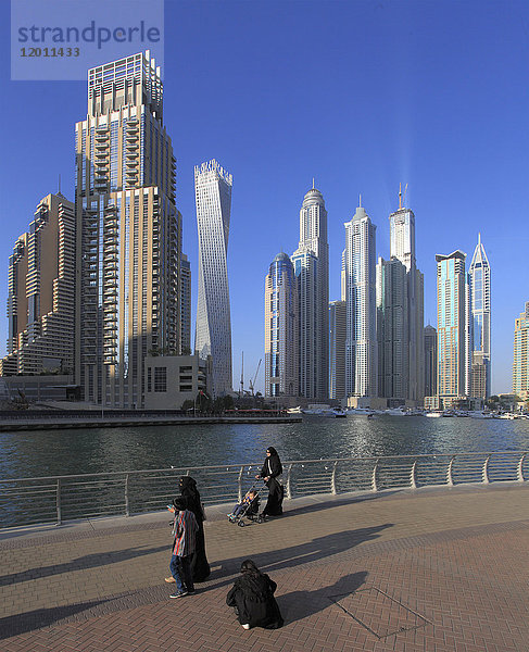 Vereinigte Arabische Emirate  Dubai  Yachthafen  Skyline
