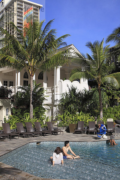 Hawaii  Oahu  Waikiki  Hilton Hotel  Garten  Pool