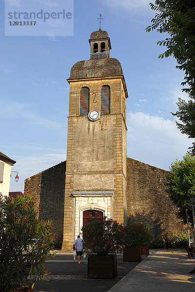 Frankreich  Nouvelle Aquitaine  Departement Pyrenees Atlantiques (64)  Bearn-Land  Bearn-Land  Navarrenx (schönstes Dorf Frankreichs)  die Kirche