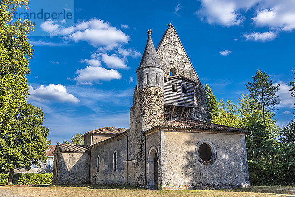 Frankreich  Landes  Regionaler Naturpark Landes de Gascogne  Moustey  Kirche St Pierre-es-Liens de Biganon (Jakobsweg)