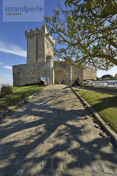 Europa  Frankreich  Schloss Saint Clair und Arundel Tower Les Sables d'Olonne in der Vendee