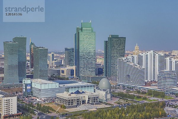 Kasachstan  Stadt Astana  Neue Verwaltungsstadt  Bayterek-Denkmal