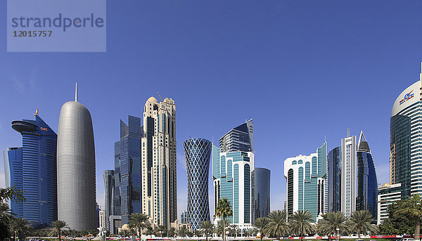 Katar  Doha  West Bay  Geschäftsviertel  Skyline  Al Corniche