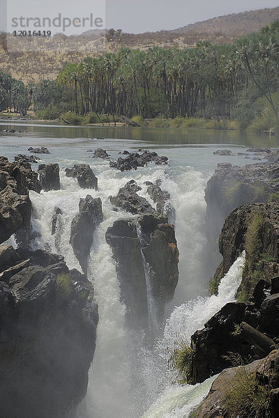 Afrika  Südliches Afrika  Namibia des Nordens  Region Kunene  Provinz Kaokoland  Wasserfall von Epupa (Grenze zu Angola)