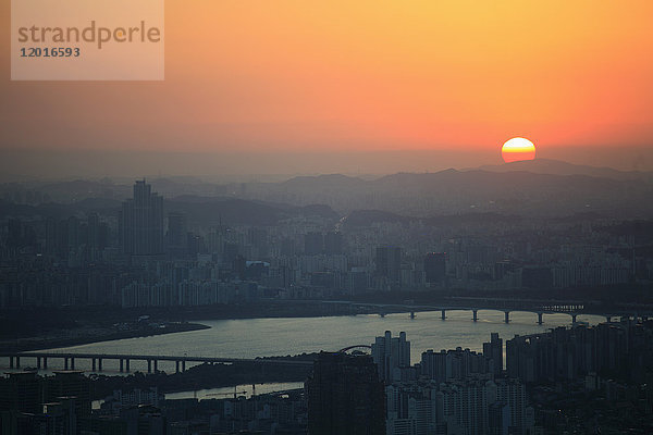Südkorea  Seoul  Sonnenuntergang  Han-Fluss