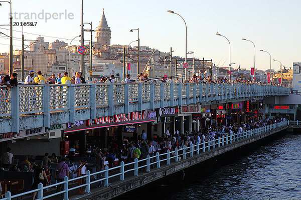 Türkei  Istanbul  Galata-Brücke