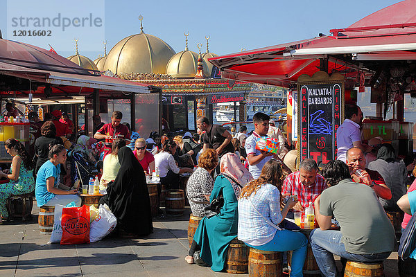 Türkei  Istanbul (Stadtbezirk Fatih) Viertel Eminonu  Restaurants am Goldenen Horn