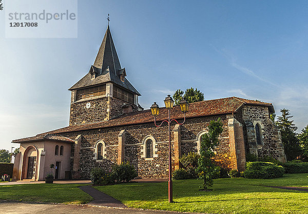 Frankreich  Landes  Pontenx-les-Forges  Kirche St. Martin (CAmino de Santiago)