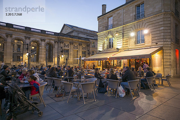 Frankreich  Südwestfrankreich  Bordeaux  Cafe Rohan  Rathaus