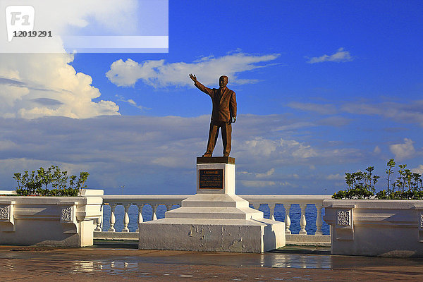 Mexiko  Quintana Roo  Insel Cozumel. San Miguel de Cozumel: Statue von General Rafael Melgar.