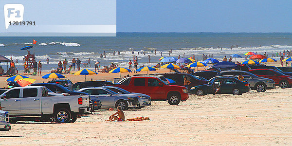 USA  Florida  Daytona Beach - Auto am Strand.