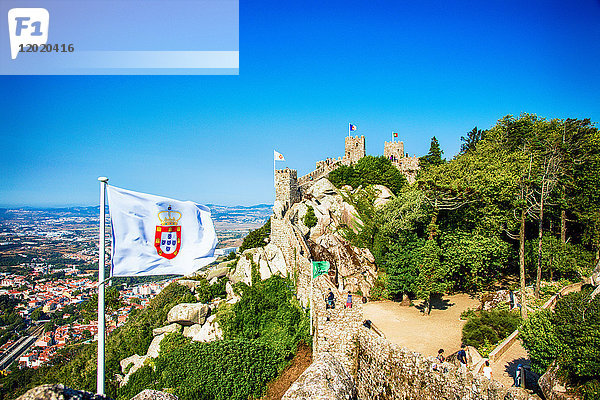 Ansicht eines Teils der Mauer des maurischen Schlosses  Sintra  Region Lissabon  Portugal