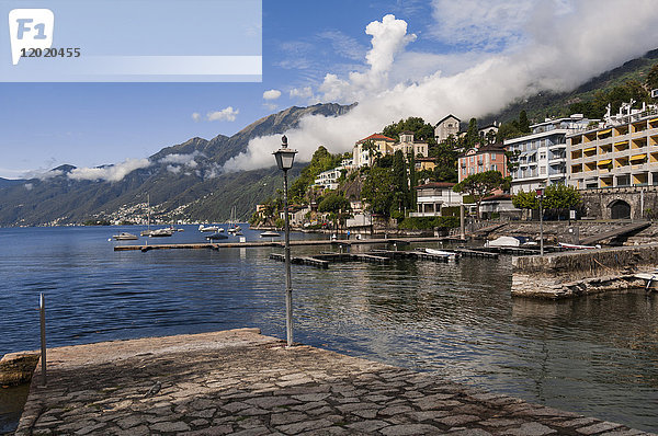 Schweiz  Kanton Tessin  Ascona  von Giuseppe Motta Platz am Lago Maggiore