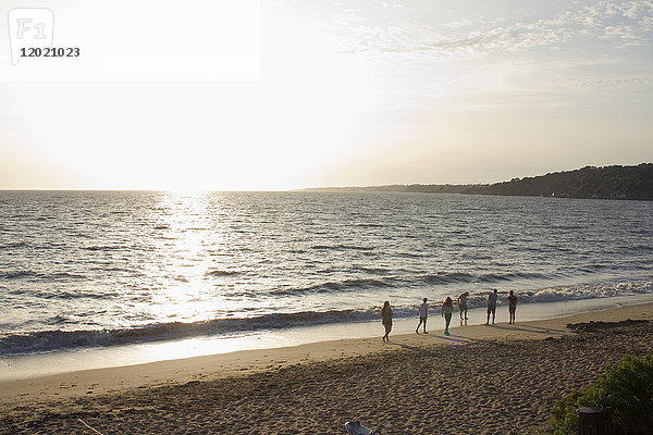 Frankreich  La Bernerie-en-Retz  Sonnenuntergang am Meer.