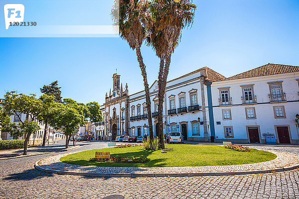 Kreisverkehr Straße Comte. Manueville Francisco  Stadt Faro  Region Algarve  Portugal