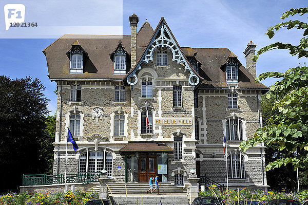 Frankreich  Region Pays de la Loire  Departement Loire-Atlantique  Rathaus der Stadt Pornichet.