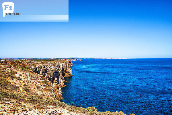 Blick auf die Küste vom Kap St. Vincent  Region Algarve  Portugal
