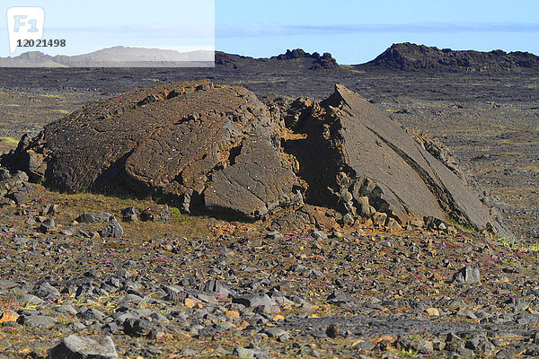 Island  Sudurnes  Ein Druckrücken  der manchmal auch als Tumulus bezeichnet wird.