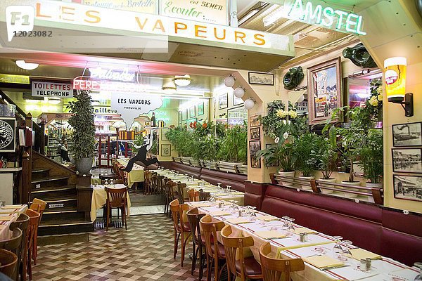 Ansicht der Einrichtung des Restaurants ''les Vapeurs'' in Trouvilles.