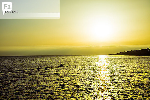 Sonnenuntergang  in der Nähe von Boca do Inferno (Höllenschlund)  Cascais  Region Lissabon  Portugal