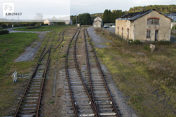 Frankreich  Zentralfrankreich  Felletin  Eisenbahnlinien im Bahnhof