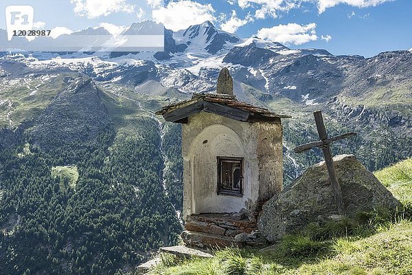 Kapelle oberhalb des Valsavarenche-Tals  auf dem hinteren Gipfel des Grand Paradiso  Valsavarenche-Tal  Gran Paradiso  Alpen  Autonome Region Aostatal  Italien  Europa