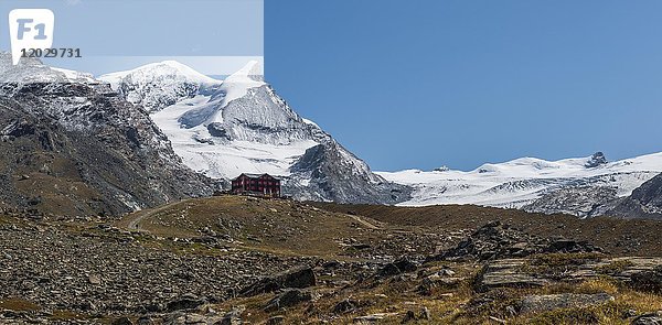 Schneebedeckter Findelgletscher  Fluhalp-Hütte  Wallis  Schweiz  Europa