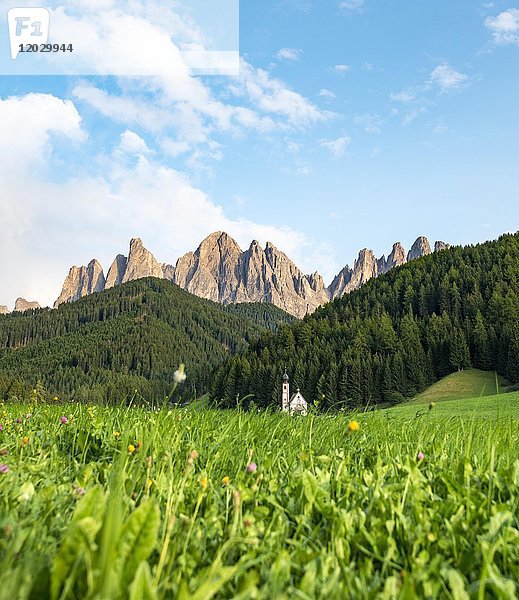 Kirche St. Johann in Ranui  St. Johann  Johanniskapelle  Geislergruppe  Villnößtal  St. Magdalena  Bozen  Südtirol  Italien  Europa