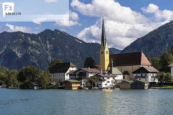 St. Laurentius  Rottach-Egern am Tegernsee  hinter Setzberg  Oberbayern  Bayern  Deutschland  Europa