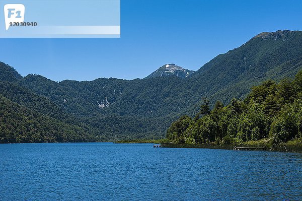 Lago Tinquilco im Huerquehue  Südchile