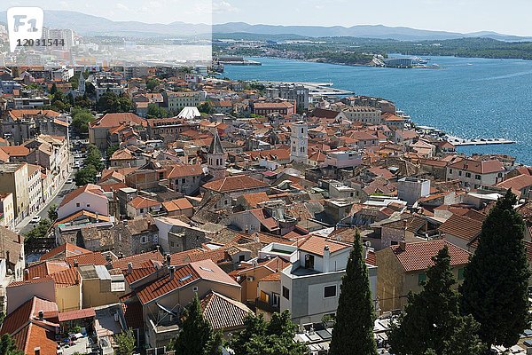 Blick auf die Stadt  Sibenik  Dalmatien  Kroatien  Europa