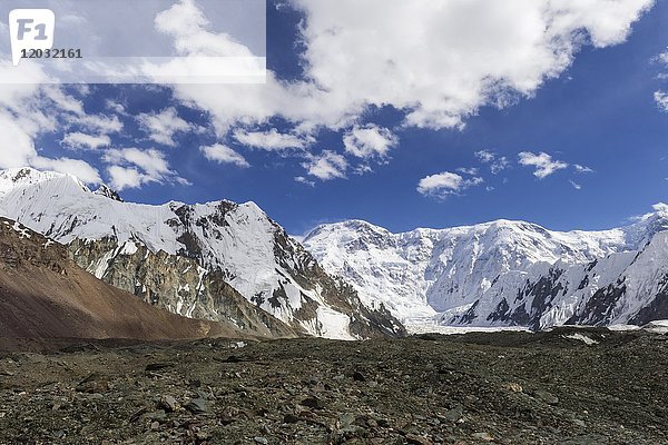 Pabeda-Khan Tengry Gletschermassiv  Blick vom Basislager  Zentraler Tien Shan Gebirgszug  Grenze zwischen Kirgisistan und China  Kirgisistan  Asien