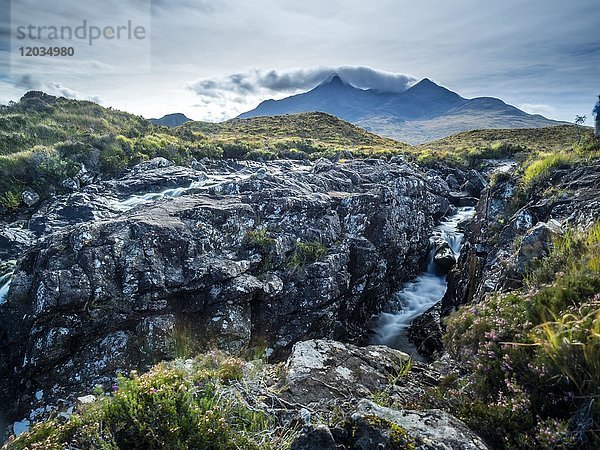Slingachan-Wasserfall  Isle of Skye National Park  Schottland  Vereinigtes Königreich  Europa