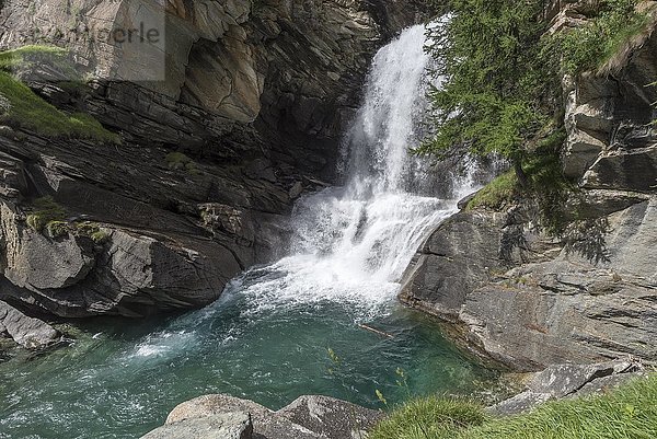 Wasserfälle von Lillaz  Cascate di Lillaz  Bergfluss Urtier  Rundweg  Cogne-Tal  Seitental des Aostatals  Cogne  Gran Paradiso  Alpen  Autonome Region Aostatal  Italien  Europa