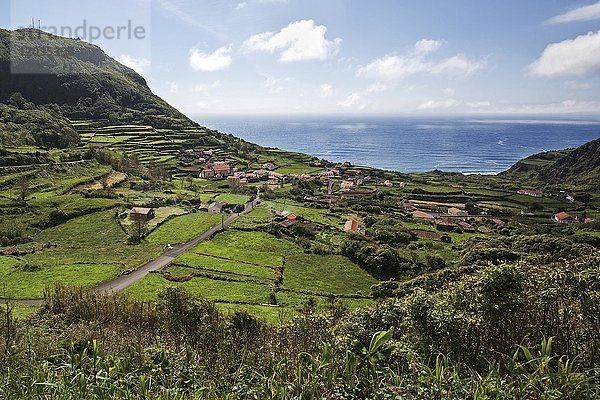 Blick auf Fajazinha  Westküste  Insel Flores  Azoren  Portugal  Europa