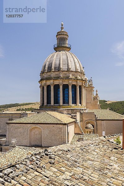 Kuppel  Duomo di San Giorgio  Ragusa Ibla  Piazza della Republica  Ragusa  UNESCO-Weltkulturerbe  Val di Noto  Provinca di Ragusa  Sizilien  Italien  Europa