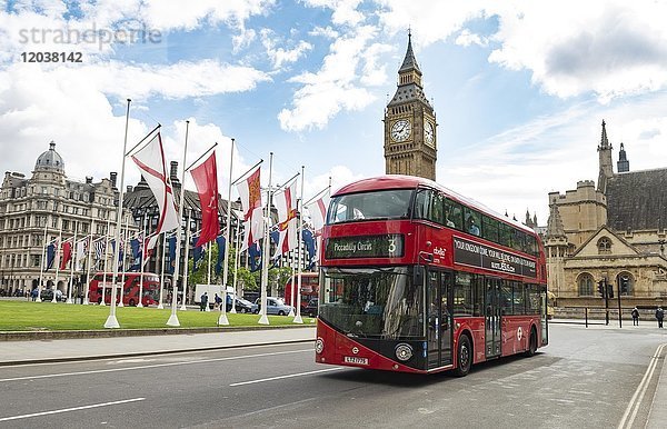 Roter Doppeldeckerbus  Big Ben mit Westminster Palace  London  England  Großbritannien  Europa