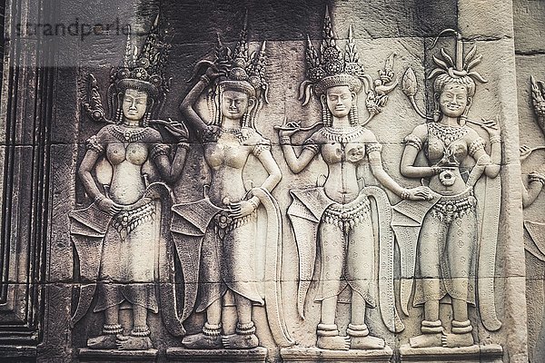 Steinrelief der göttlichen Tänzerinnen  Apsaras  Detail  Tempelanlage von Angkor Wat  Angkor Archaeological Park  Provinz Siem Reap  Kambodscha  Asien