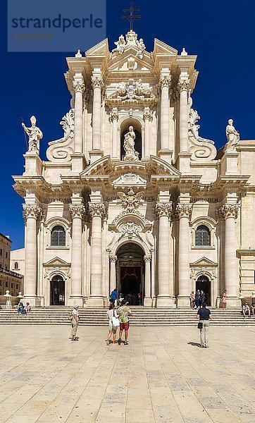 Kathedrale Duomo Santa Maria delle Colonne  La Vergine del Piliere  Piazza Duomo  Ortygia  Ortigia  UNESCO Weltkulturerbe  Syrakus  Sizilien  Italien  Europa