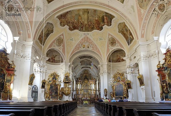 Pfarrkirche St. Johannes der Täufer  Innenraum  Rinchnach  Bayerischer Wald  Niederbayern  Bayern  Deutschland  Europa