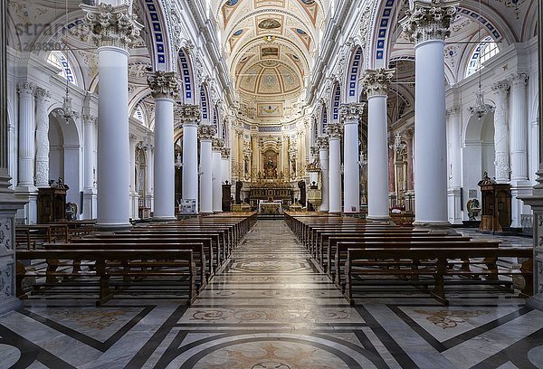 Hauptschiff  Kathedrale Duomo di San Pietro  Barock  Modica  Monti Iblei  Val di Noto  UNESCO Weltkulturerbe  Provincia di Ragusa  Sizilien  Italien  Europa