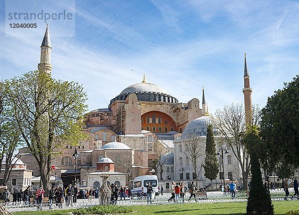 Hagia Sophia  Ayasofya  Sultan Ahmed Park  Istanbul  europäischer Teil  Türkei  Asien