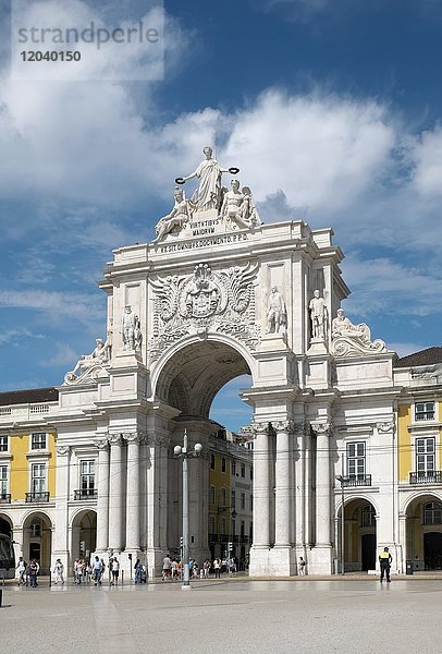 Triumphbogen Arco da Rua Augusta  Handelsplatz  Praça do Comercio  Baixa  Lissabon  Portugal  Europa