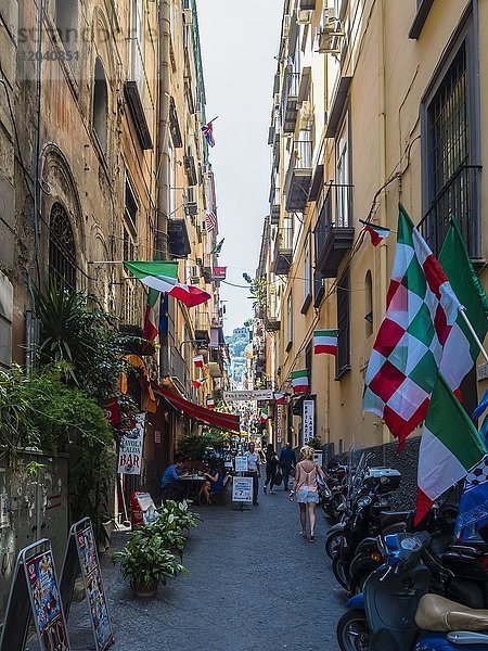 Geschäfte in der Altstadt Neapel  Kampanien  Italien  Europa