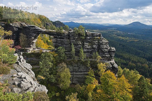 Prebischtor  Prav?ická brána  größte natürliche Sandstein-Felsbrücke Europas  Hrensko  Böhmische Schweiz  Tschechien  Europa