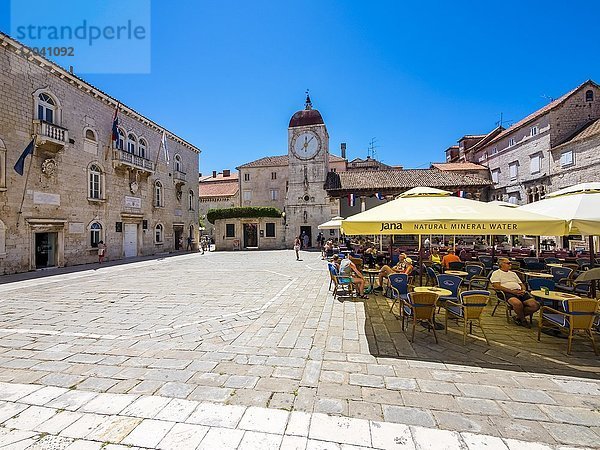 Romanische Kirche Johannes des Täufers  Kathedralplatz Altstadt Trogir  UNESCO Weltkulturerbe  Region Split  Mitteldalmatien  Dalmatien  Adriaküste  Kroatien  Europa