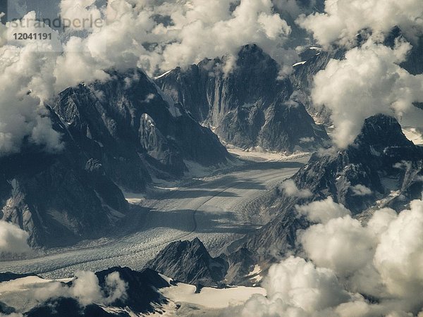 Ausblick bei Anflug auf Flughafen Anchorage zum Matanuska-Gletscher  Alaska  USA  Nordamerika