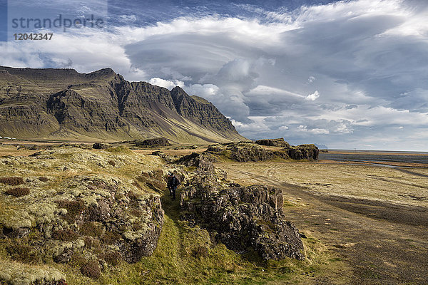 Dramatische Wolkenformationen über der Landschaft  nahe Vik Y Myrdal  Südisland  Polarregionen