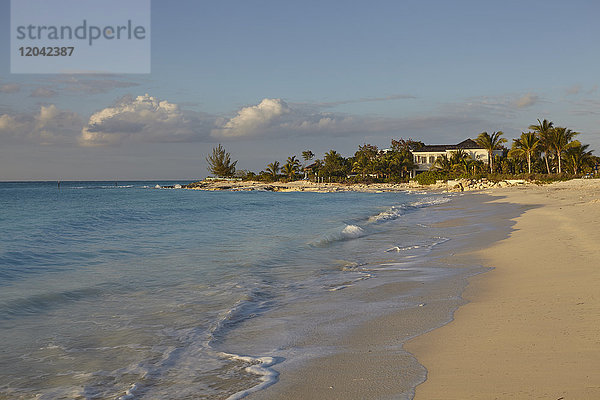 Leeward Beach  Leeward  an der Nordspitze von Providenciales  Turks- und Caicosinseln  in der Karibik  Westindien  Mittelamerika